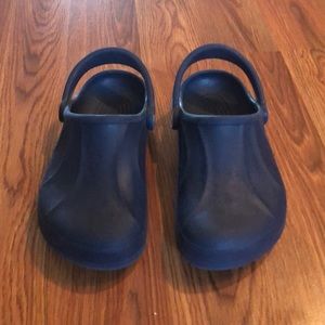 Navy Blue Crocs Sz 7